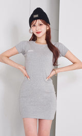 モデル:165cm(着用サイズ:FREE 着用カラー:GRY)