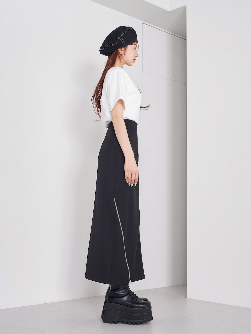 モデル:165cm(着用サイズ:FREE 着用カラー:WHT)