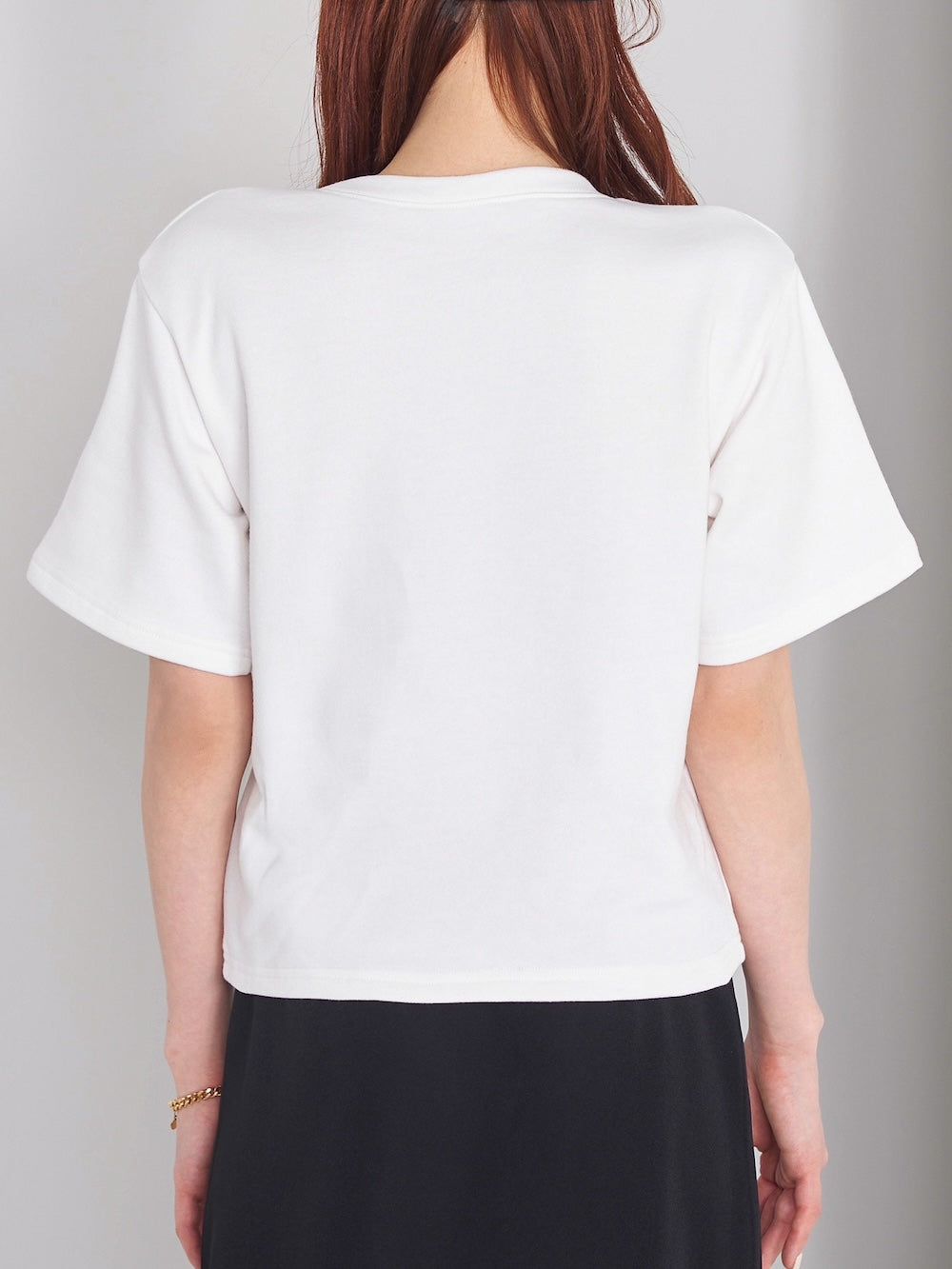 モデル:165cm(着用サイズ:FREE 着用カラー:WHT)