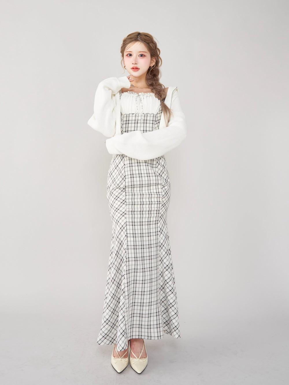 モデル:165cm(着用サイズ:FREE 着用カラー:WHT)