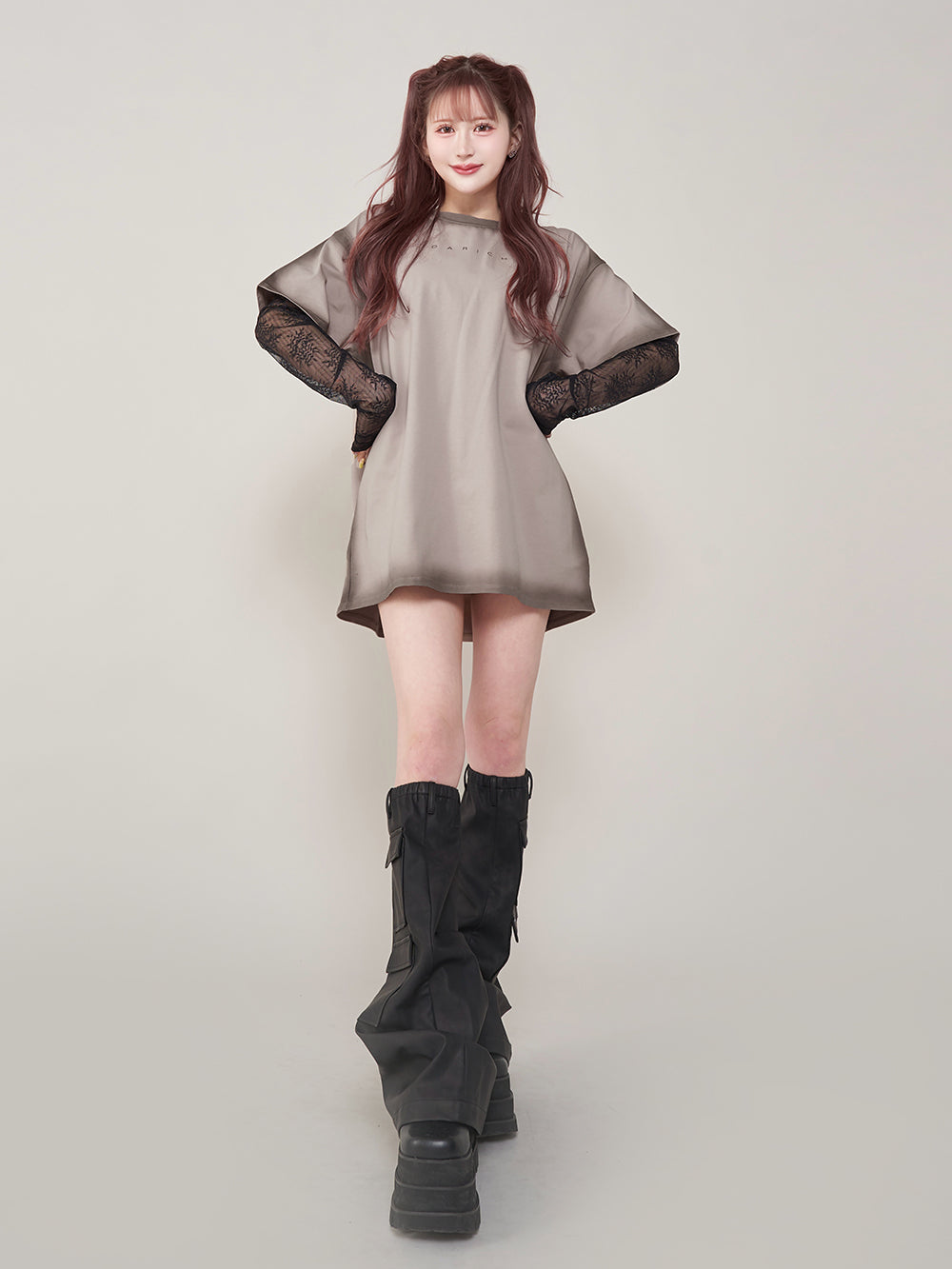 モデル:165cm(着用サイズ:FREE 着用カラー:GRY)