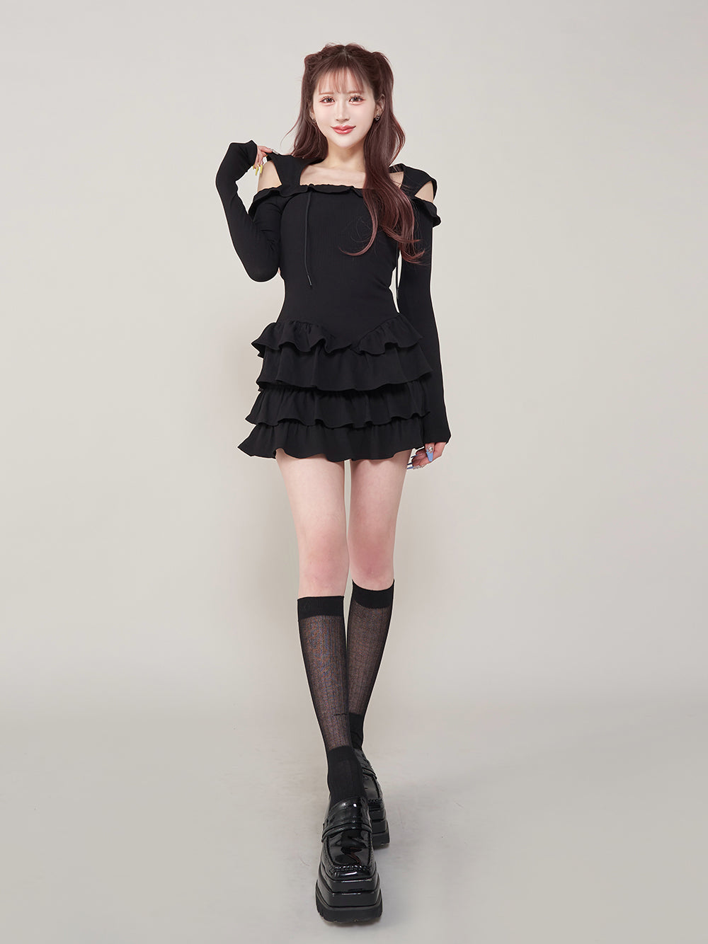 モデル:165cm(着用サイズ:FREE 着用カラー:BLK)