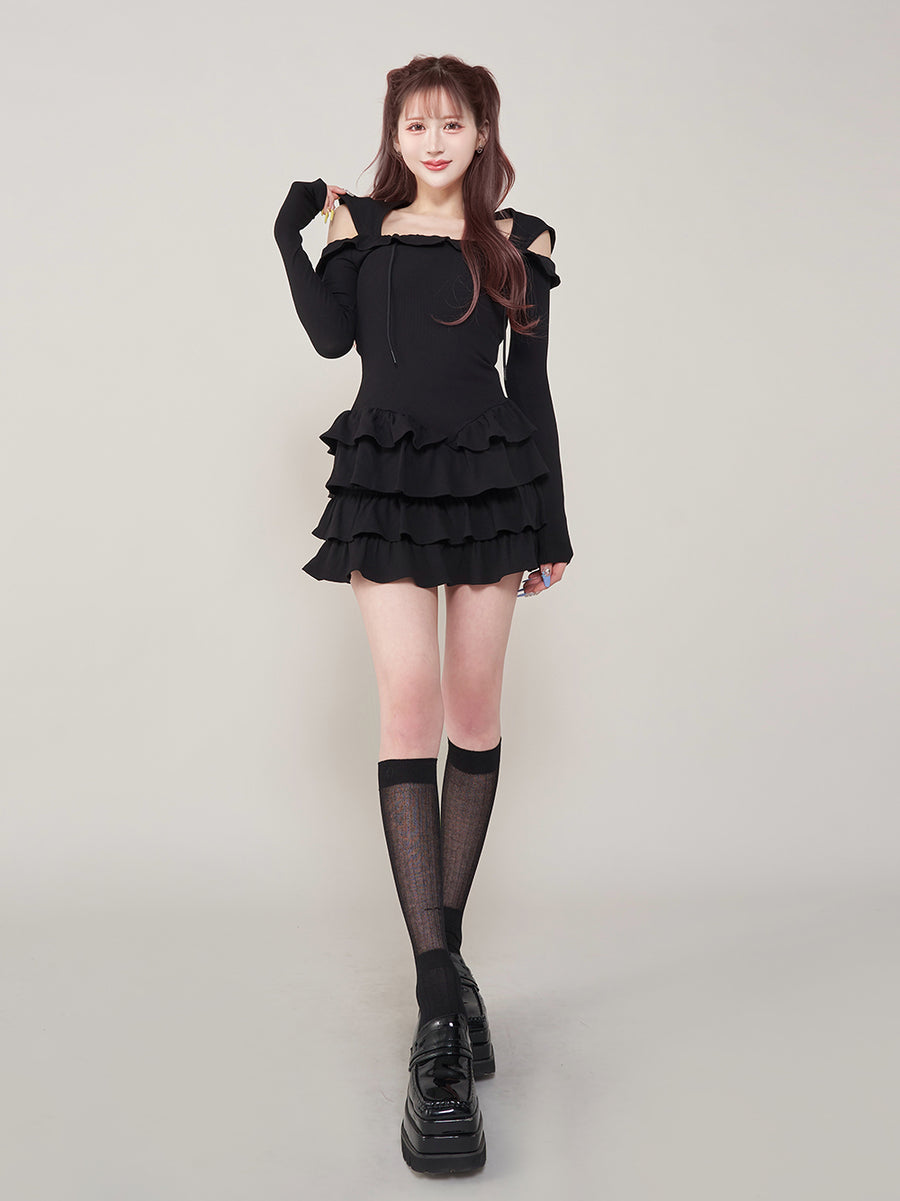 モデル:165cm(着用サイズ:FREE 着用カラー:BLK)