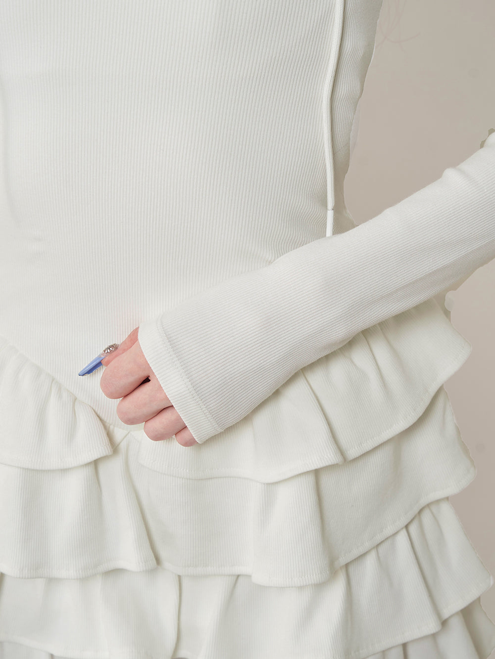 モデル:165cm(着用サイズ:FREE 着用カラー:WHT)