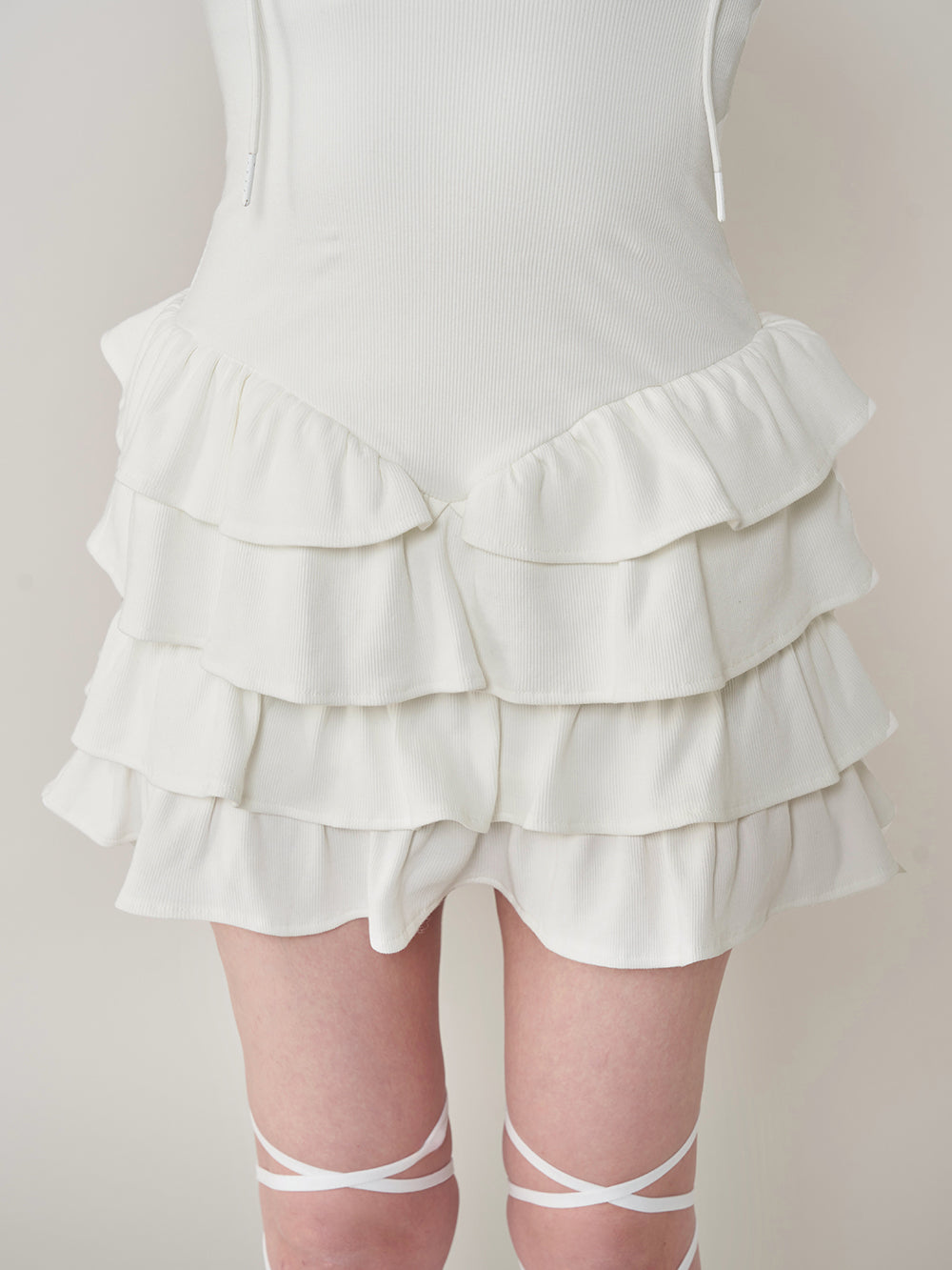 モデル:165cm(着用サイズ:FREE 着用カラー:WHT)