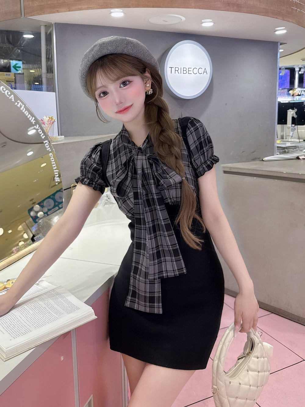 モデル:158cm(着用サイズ:FREE 着用カラー:BLK)
