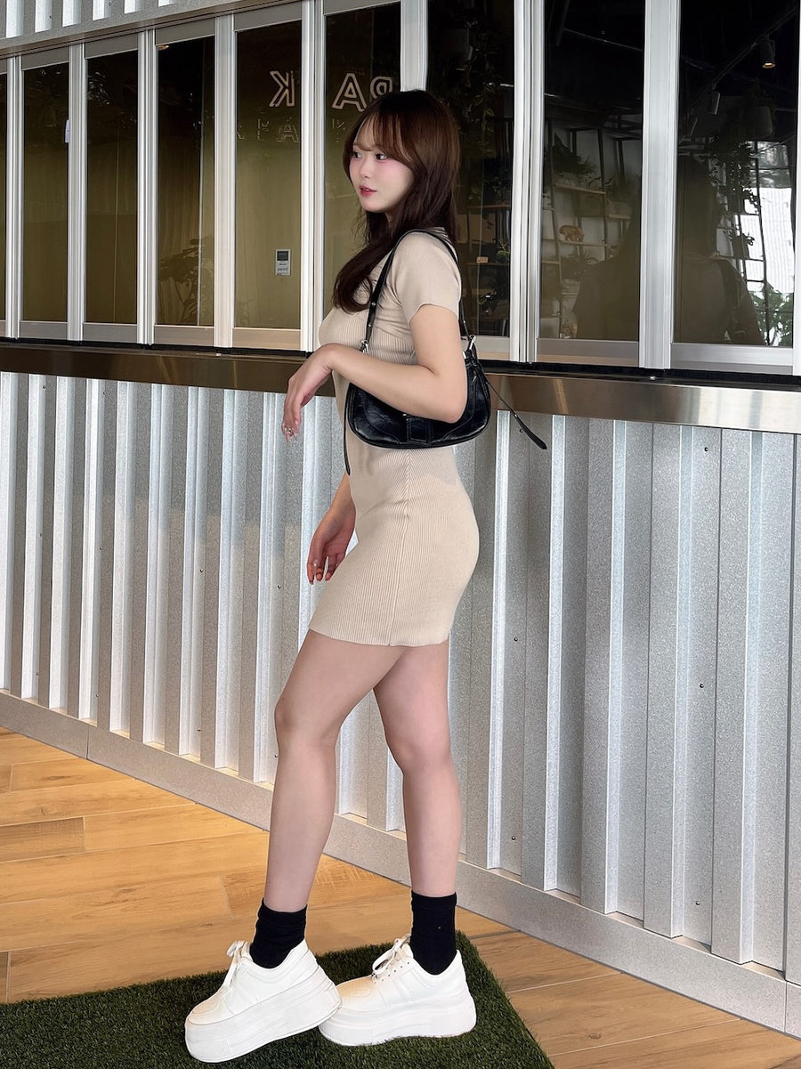 モデル:161cm(着用サイズ:FREE 着用カラー:BEG)