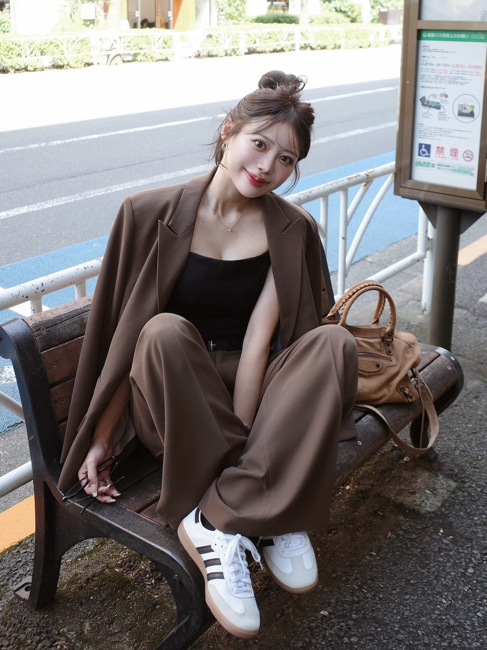 モデル:164cm(着用サイズ:FREE 着用カラー:BRN)