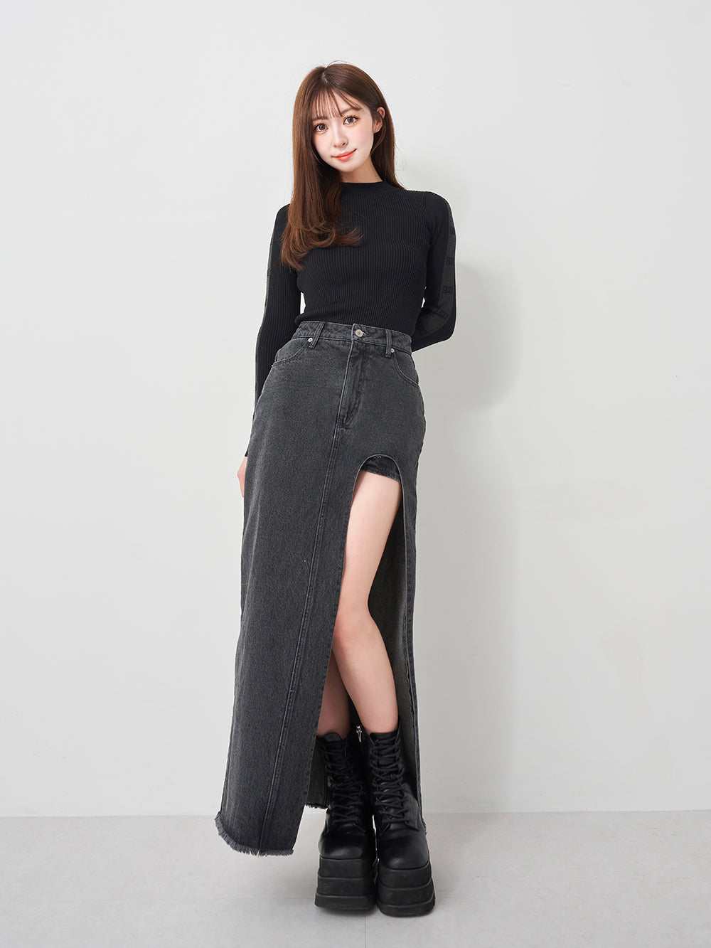 モデル:159cm(着用サイズ:FREE 着用カラー:BLK)