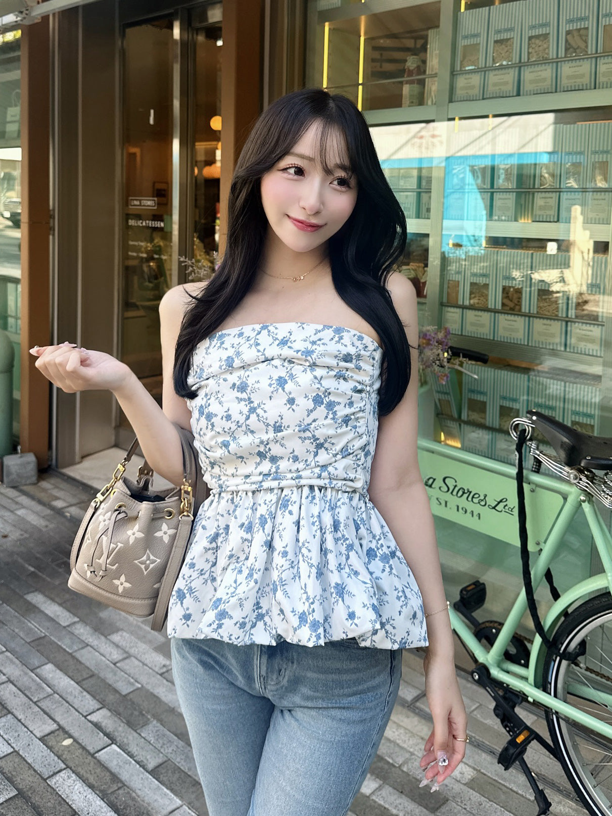 モデル:156cm(着用サイズ:FREE 着用カラー:WHT)