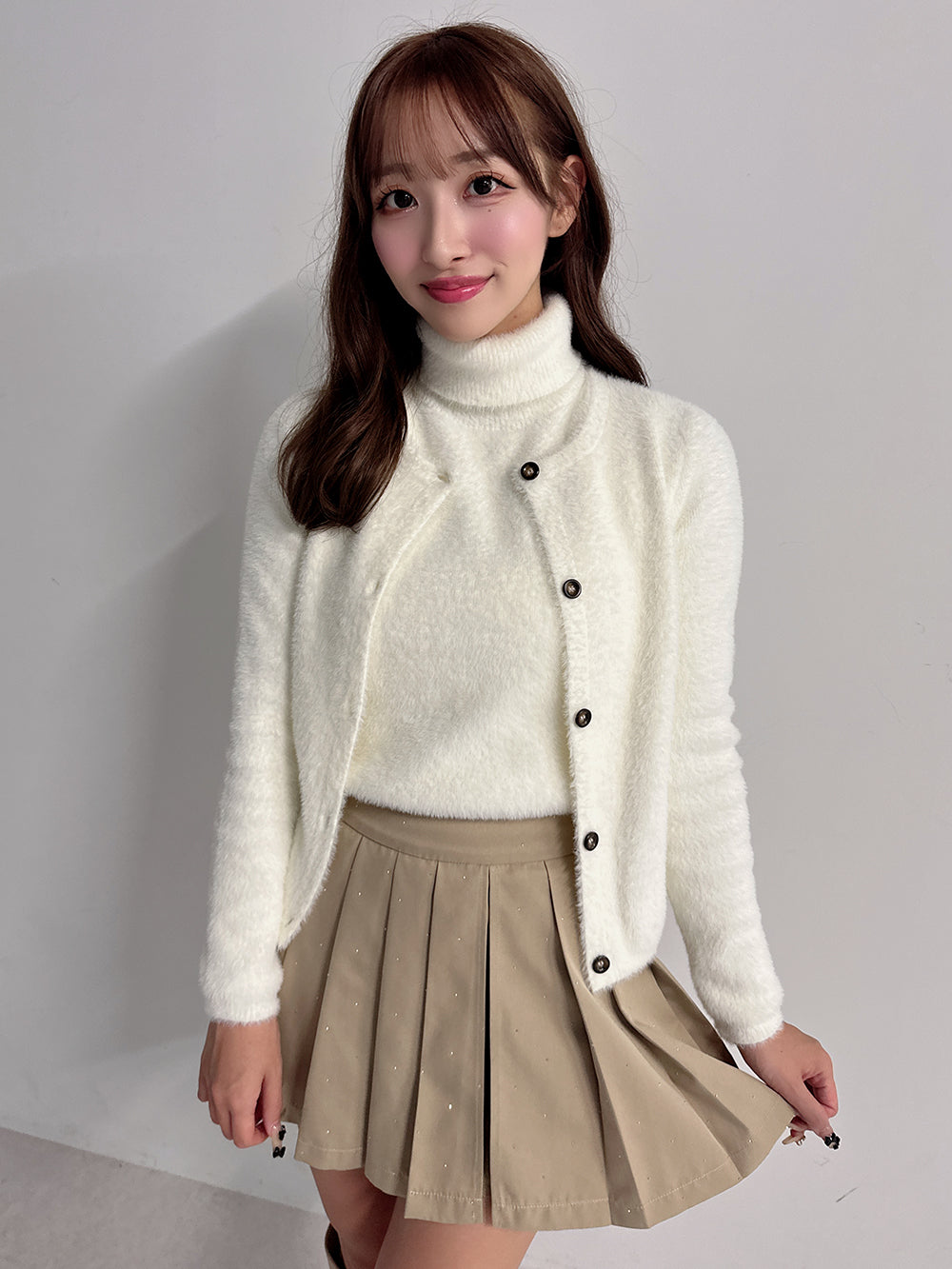モデル:156cm(着用サイズ:FREE 着用カラー:WHT)