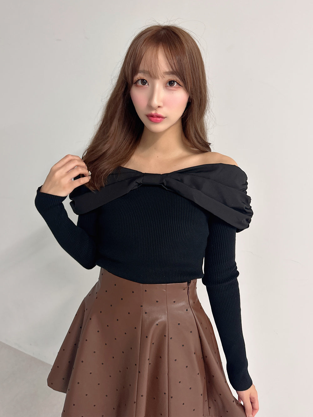 モデル:156cm(着用サイズ:FREE 着用カラー:BLK)