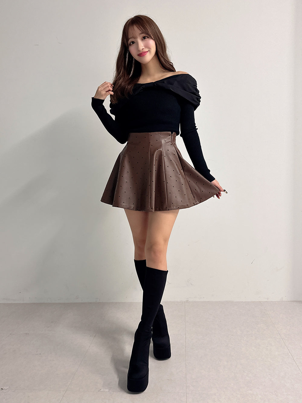 モデル:156cm(着用サイズ:FREE 着用カラー:BLK)