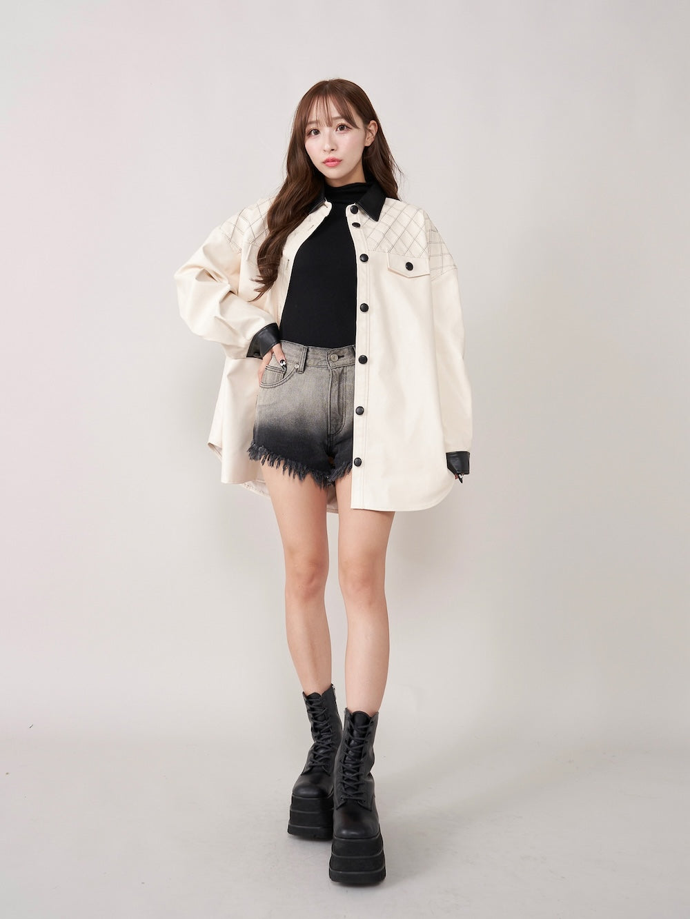 モデル:156cm(着用サイズ:FREE 着用カラー:IVO)