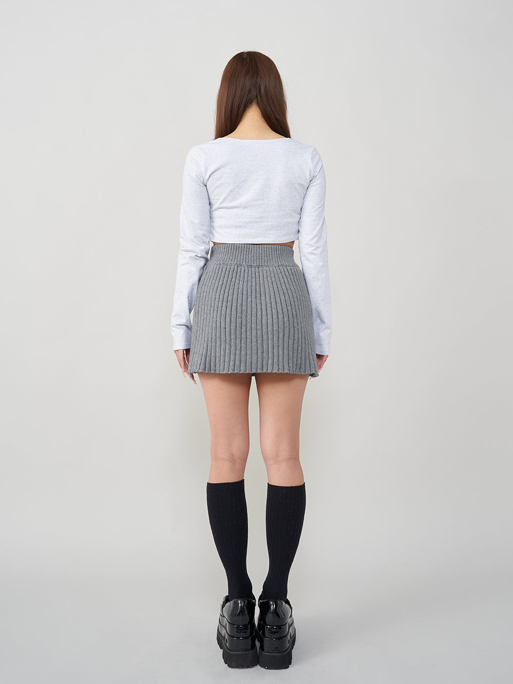 モデル:156cm(着用サイズ:FREE 着用カラー:GRY)