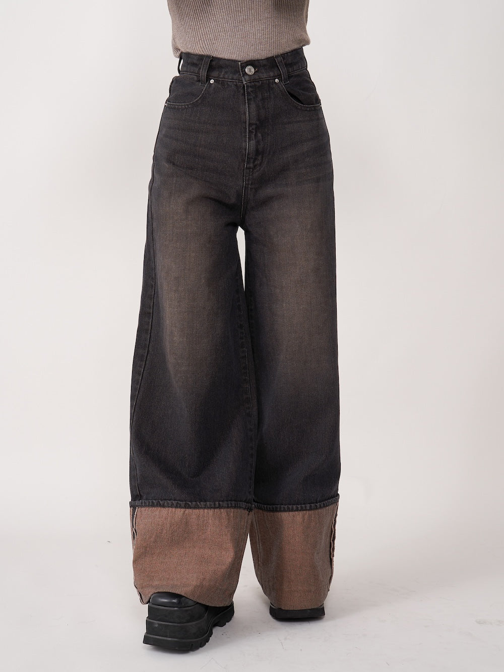モデル:156cm(着用サイズ:S 着用カラー:BLK)