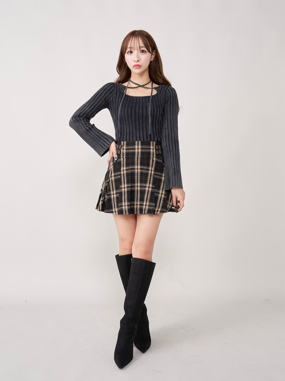 モデル:156cm(着用サイズ:FREE 着用カラー:BLK)