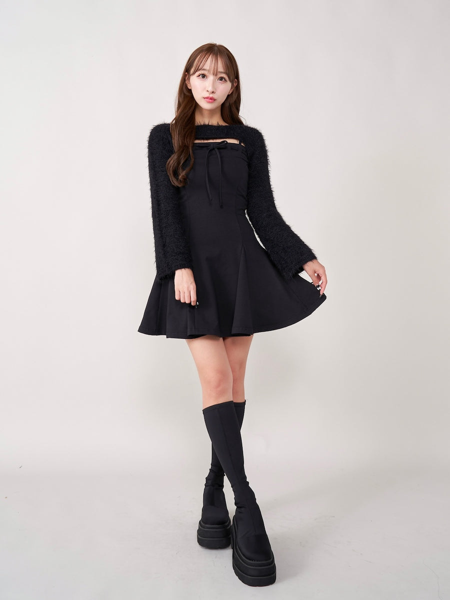 モデル:156cm(着用サイズ:FREE 着用カラー:BLK)