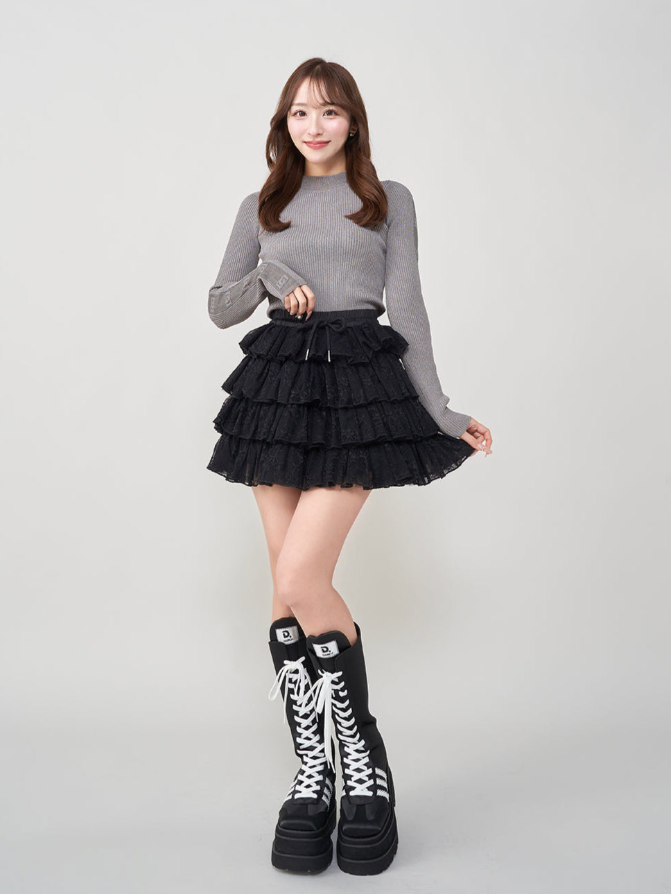 モデル:156cm(着用サイズ:FREE 着用カラー:BLK)