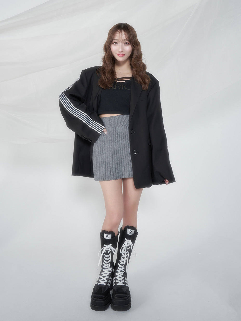 モデル:156cm(着用サイズ:FREE 着用カラー:GRY)