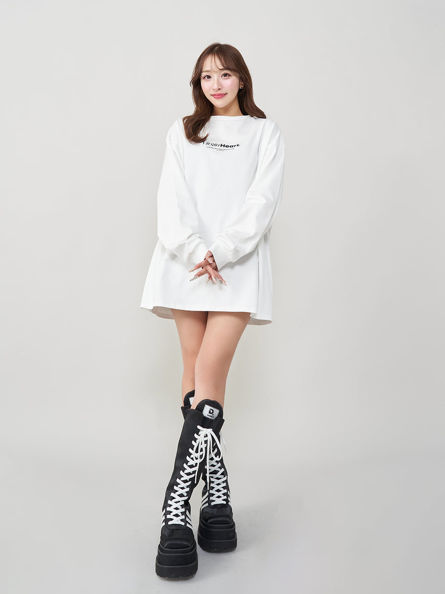 モデル:156cm(着用サイズ:FREE 着用カラー:WHT)