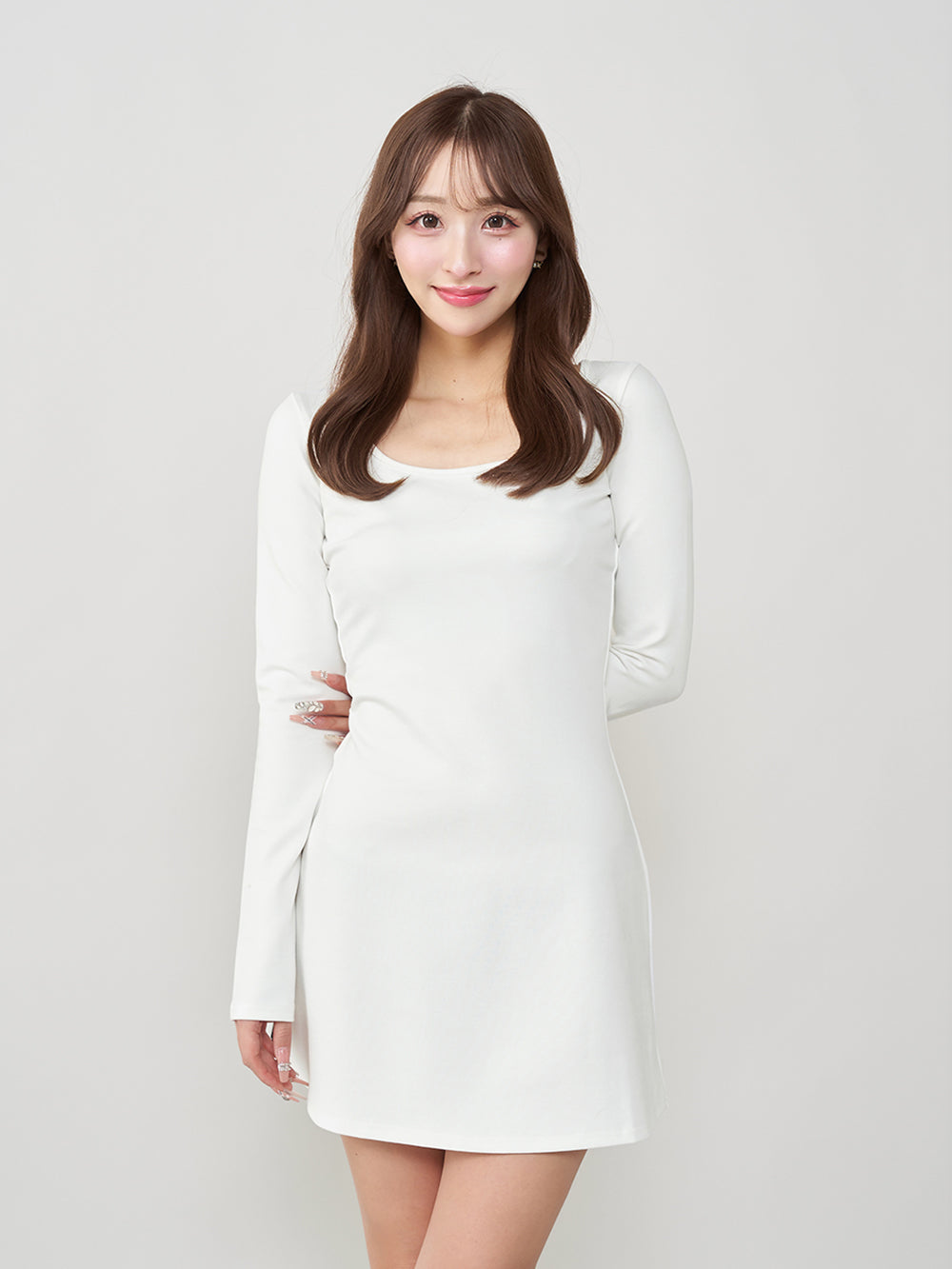 モデル:156cm(着用サイズ:FREE 着用カラー:WHT)