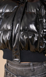 モデル:156cm(着用サイズ:FREE 着用カラー:BLK)