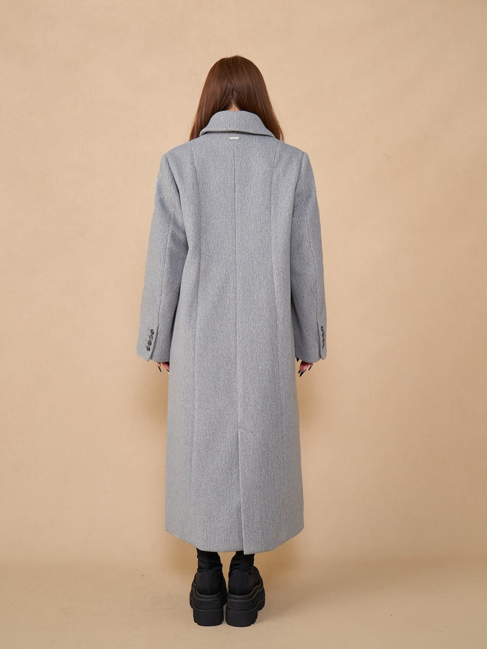 モデル:156cm(着用サイズ:FREE 着用カラー:GRY)
