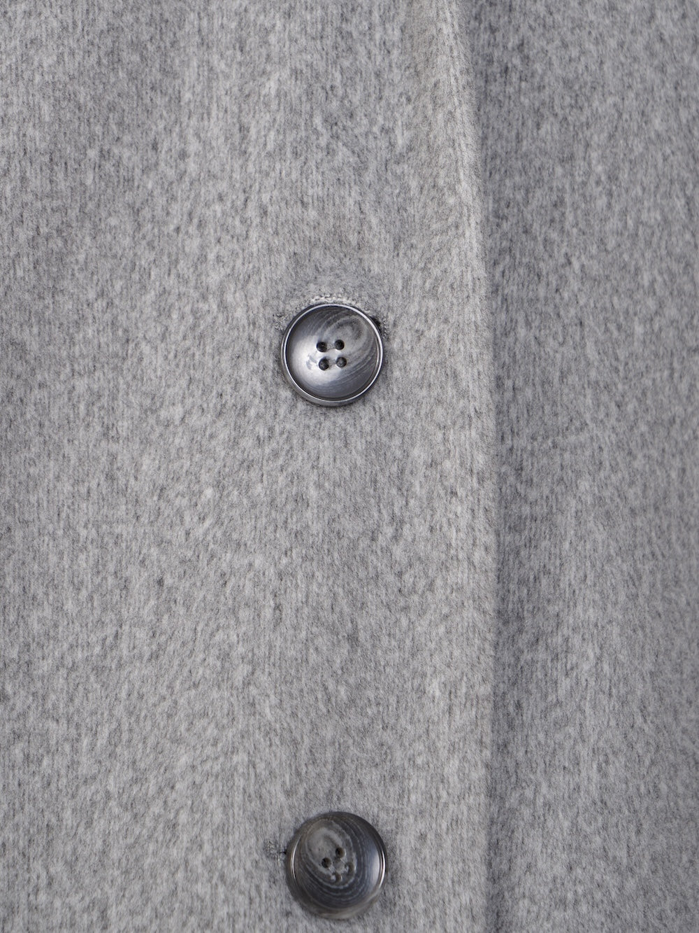 モデル:156cm(着用サイズ:FREE 着用カラー:GRY)