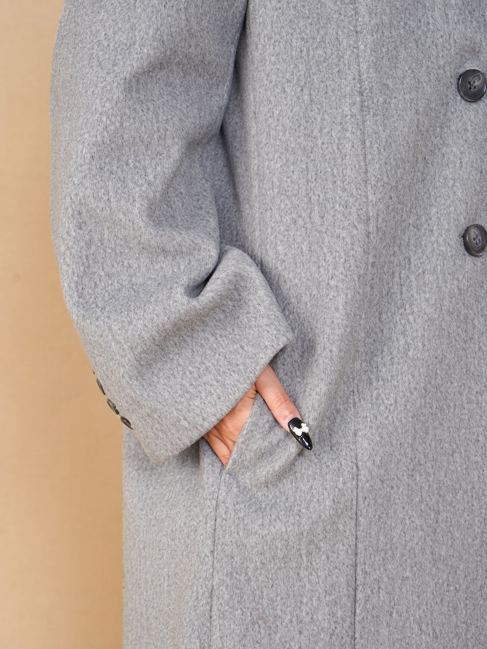 モデル:156cm(着用サイズ:FREE 着用カラー:GRY)