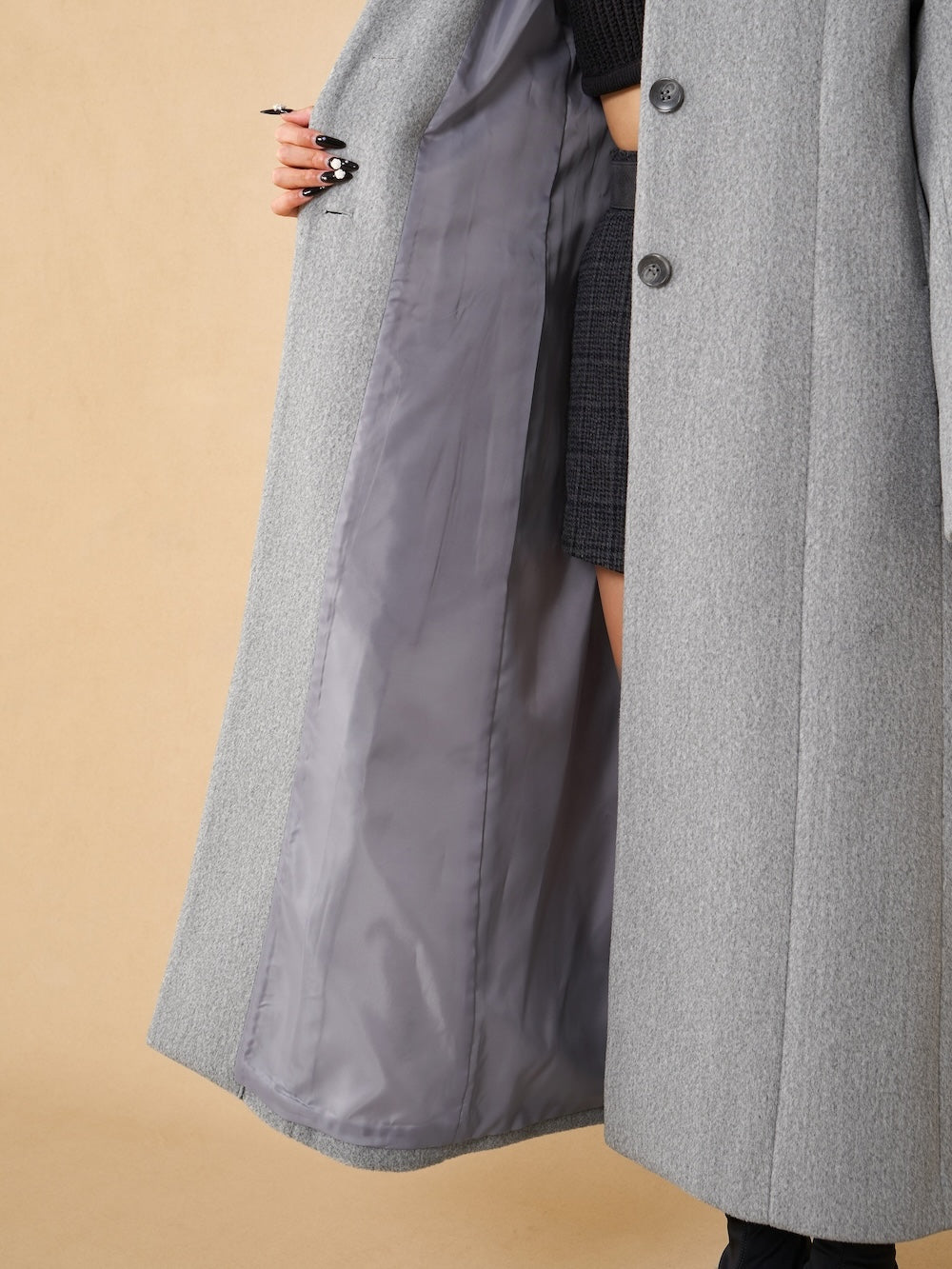 モデル:156cm(着用サイズ:FREE 着用カラー:GRY)