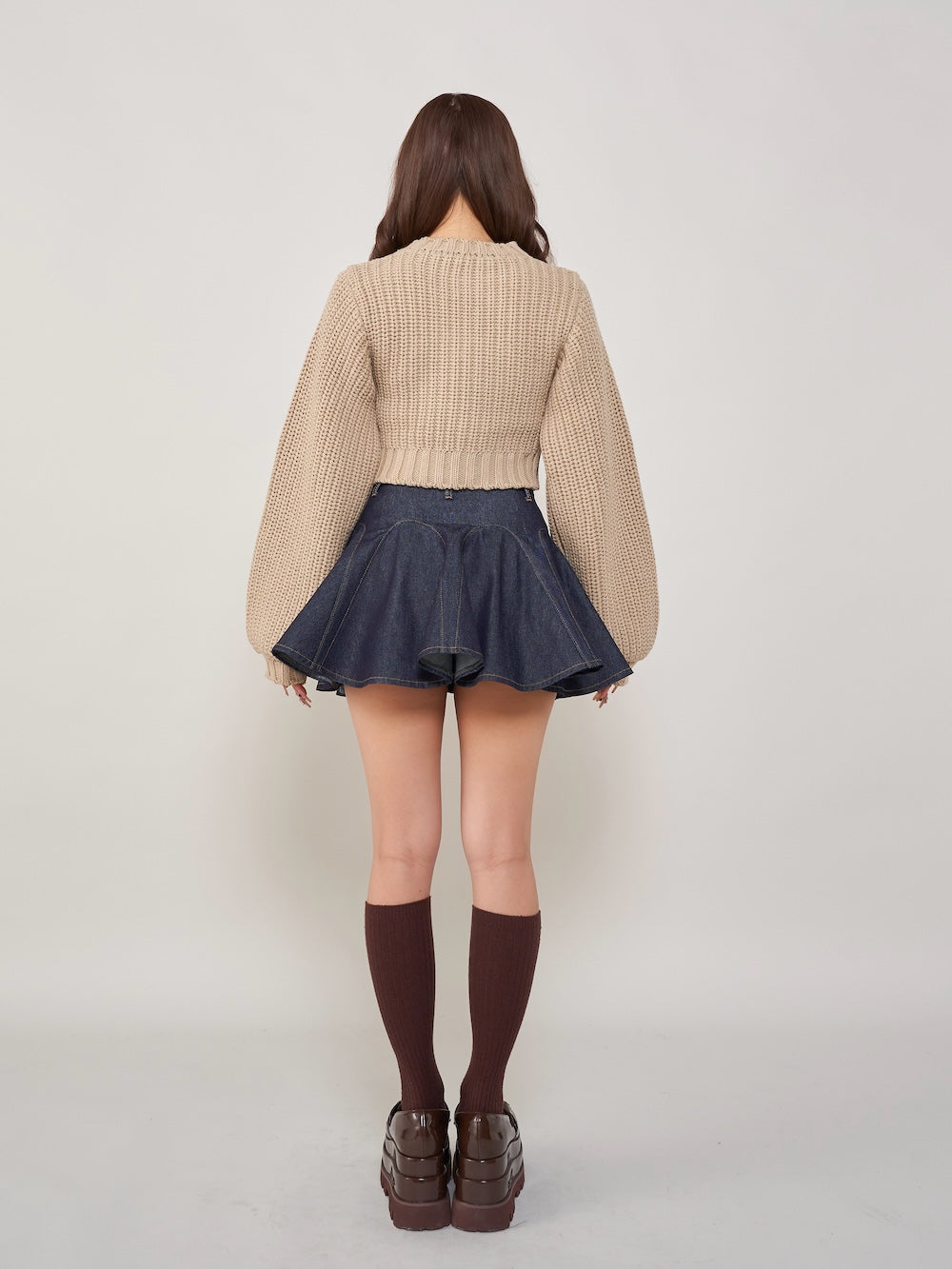 モデル:156cm(着用サイズ:S 着用カラー:IND)