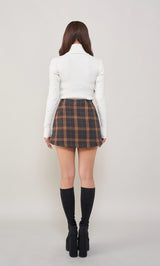 モデル:156cm(着用サイズ:FREE 着用カラー:WHT)