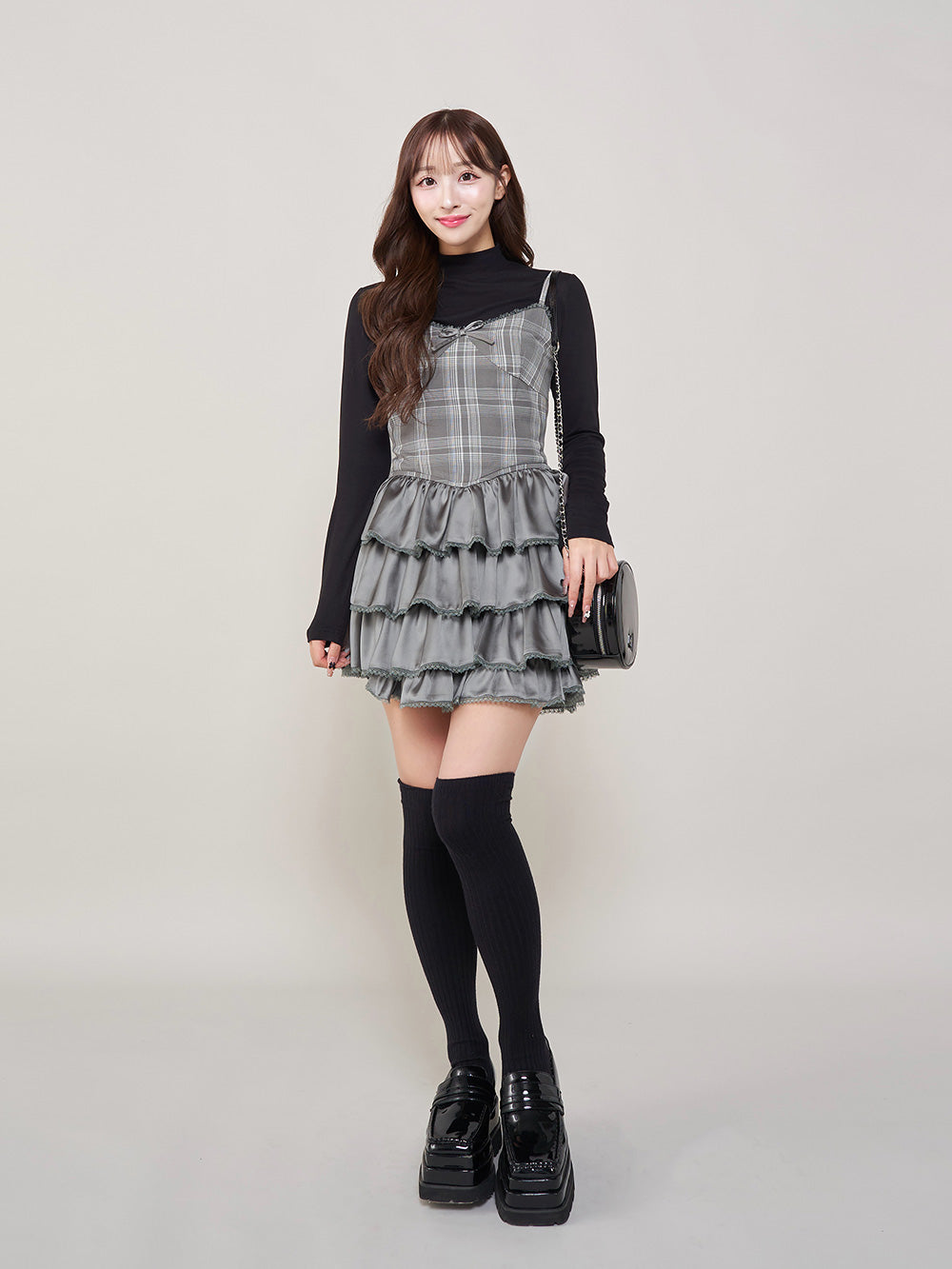 モデル:156cm(着用サイズ:FREE 着用カラー:GRY)