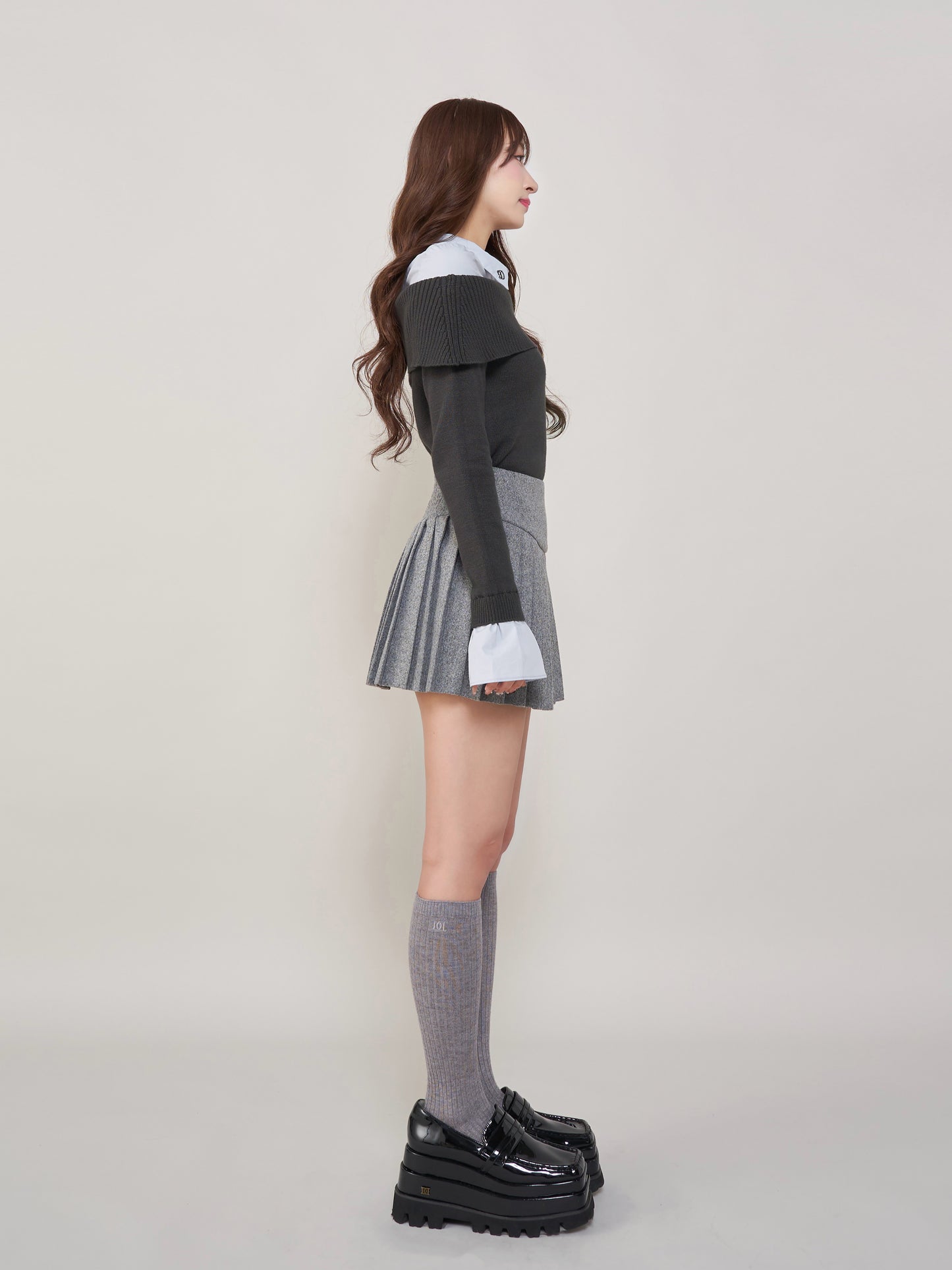 モデル:156cm(着用サイズ:FREE 着用カラー:C-GRY)