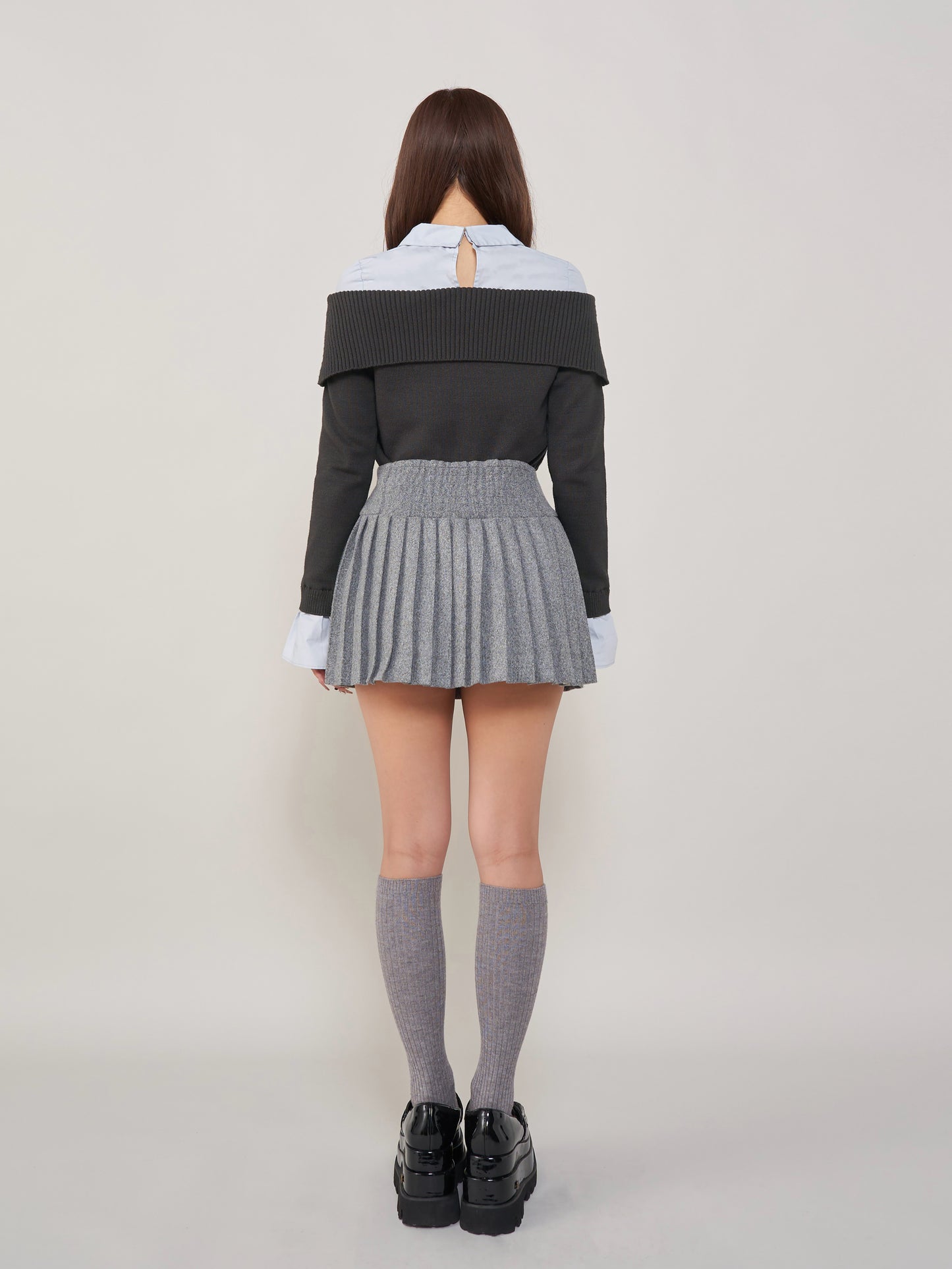 モデル:156cm(着用サイズ:FREE 着用カラー:C-GRY)