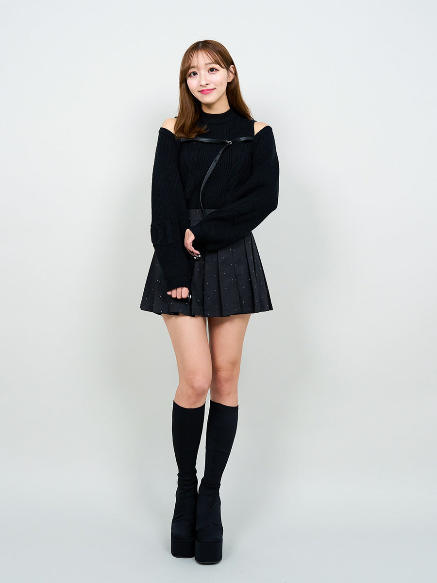 モデル:155cm(着用サイズ:FREE 着用カラー:BLK)