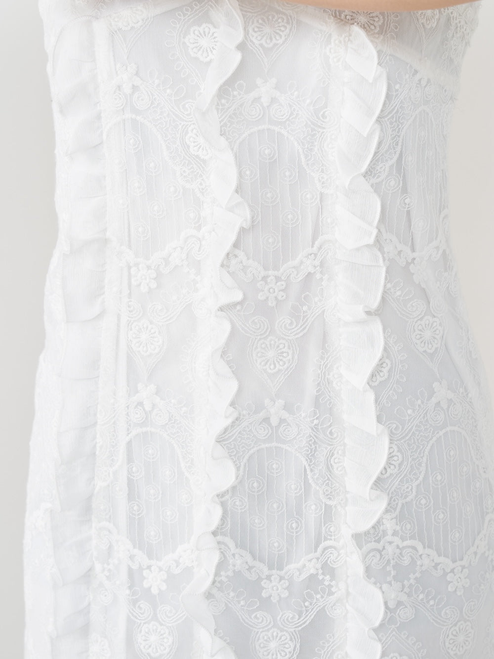 モデル:156cm(着用サイズ:FREE 着用カラー:WHT)