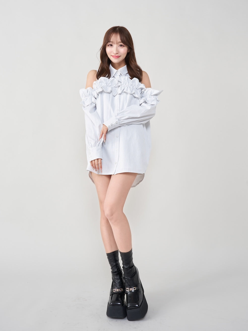 モデル:156cm(着用サイズ:FREE 着用カラー:WHT)