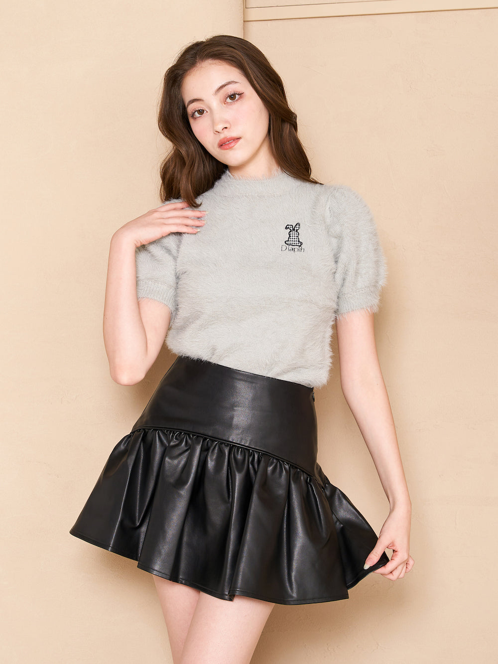 モデル:165cm(着用サイズ:FREE 着用カラー:GRY)