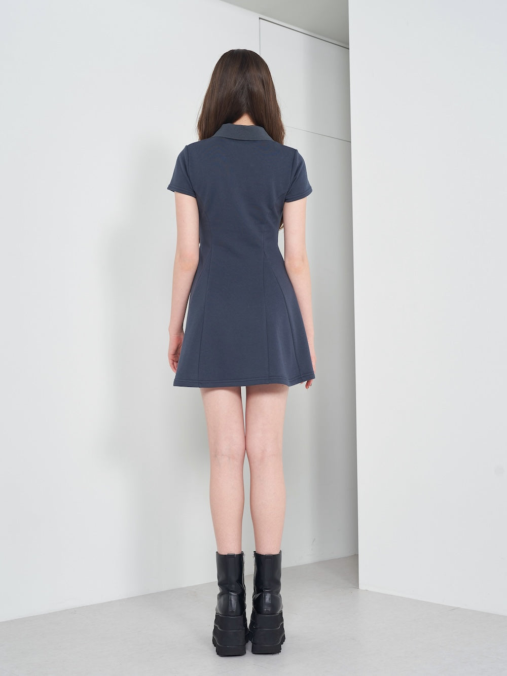 モデル:165cm(着用サイズ:FREE 着用カラー:NVY)