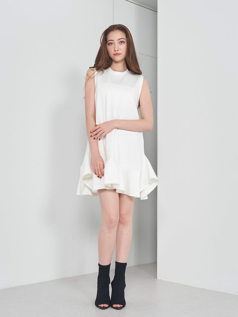 モデル:165cm(着用サイズ:FREE 着用カラー:WHT)