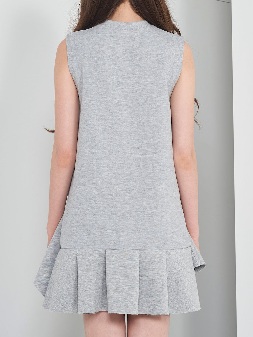 モデル:165cm(着用サイズ:FREE 着用カラー:GRY)