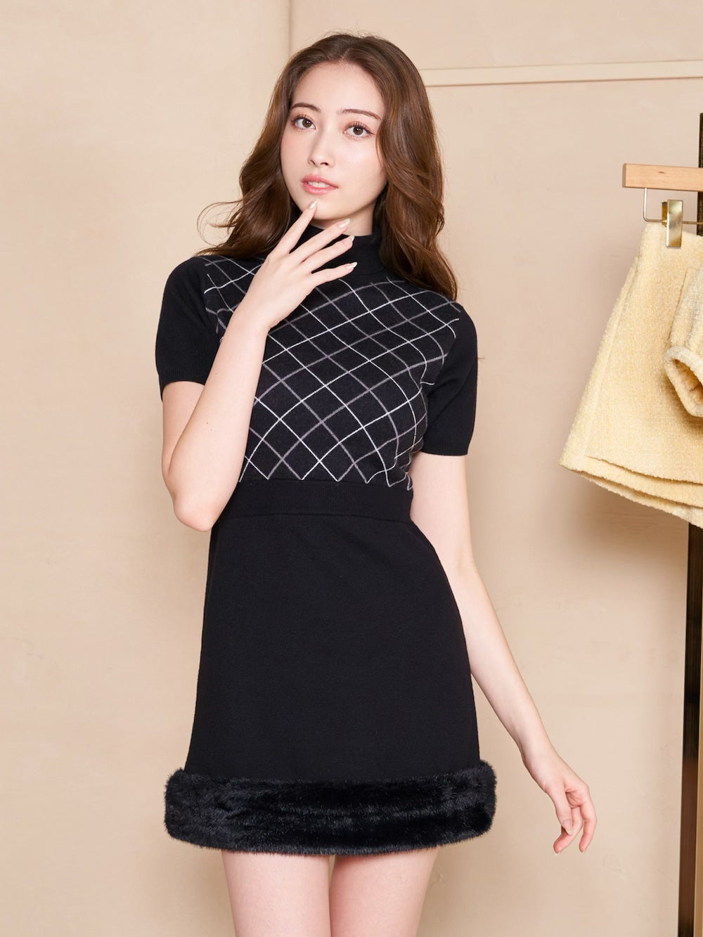 モデル:165cm(着用サイズ:FREE 着用カラー:BLK)
