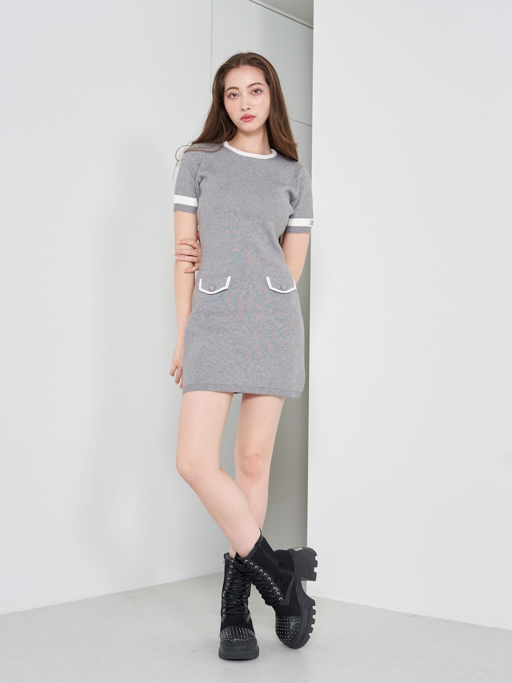 モデル:165cm(着用サイズ:FREE 着用カラー:GRY)
