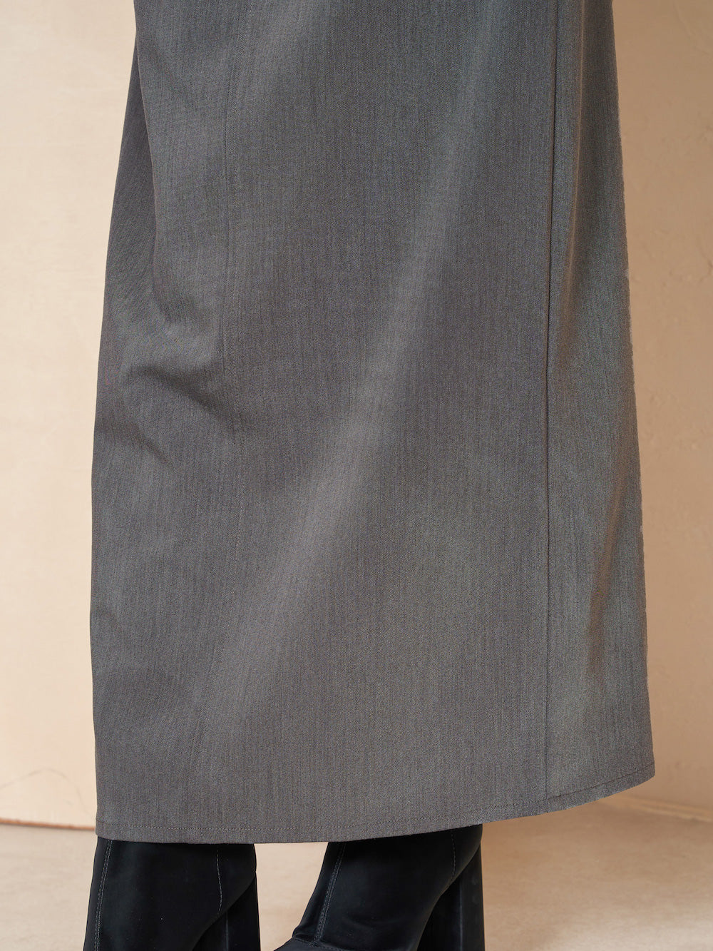 モデル:165cm(着用サイズ:FREE 着用カラー:GRY)