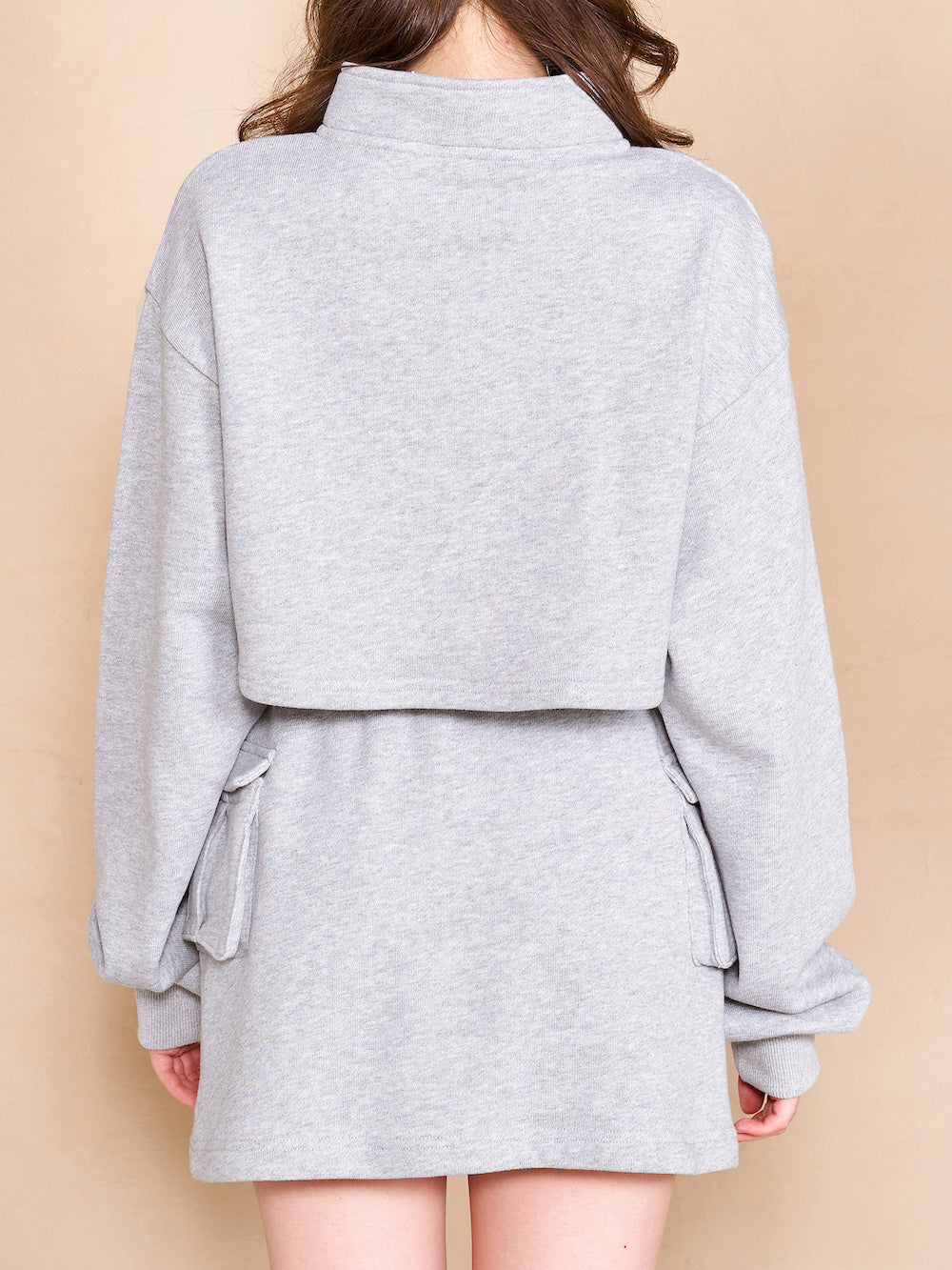 モデル:165cm(着用サイズ:FREE 着用カラー:GRY)