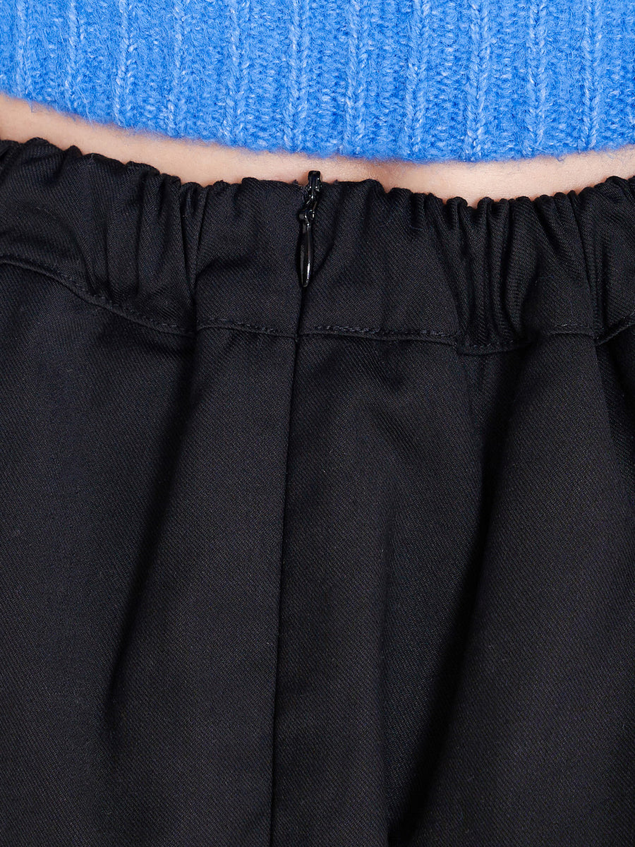 モデル:165cm(着用サイズ:FREE 着用カラー:BLK)