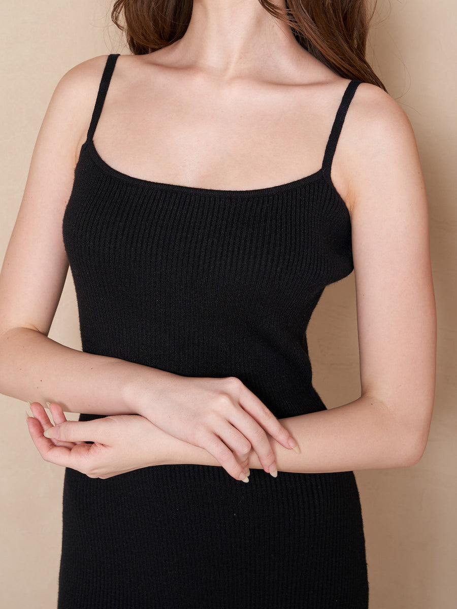 モデル:165cm(着用サイズ:FREE 着用カラー:BLK)