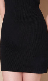 モデル:165cm(着用サイズ:FREE 着用カラー:BLK)